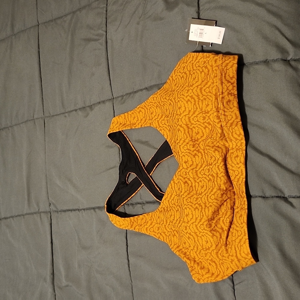 NWT Gap Fit Studio Sports bra L